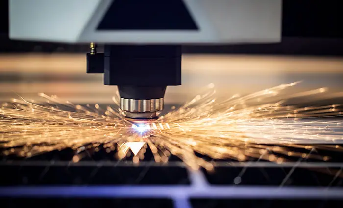 Fibre laser cutting head cutting sheet metal